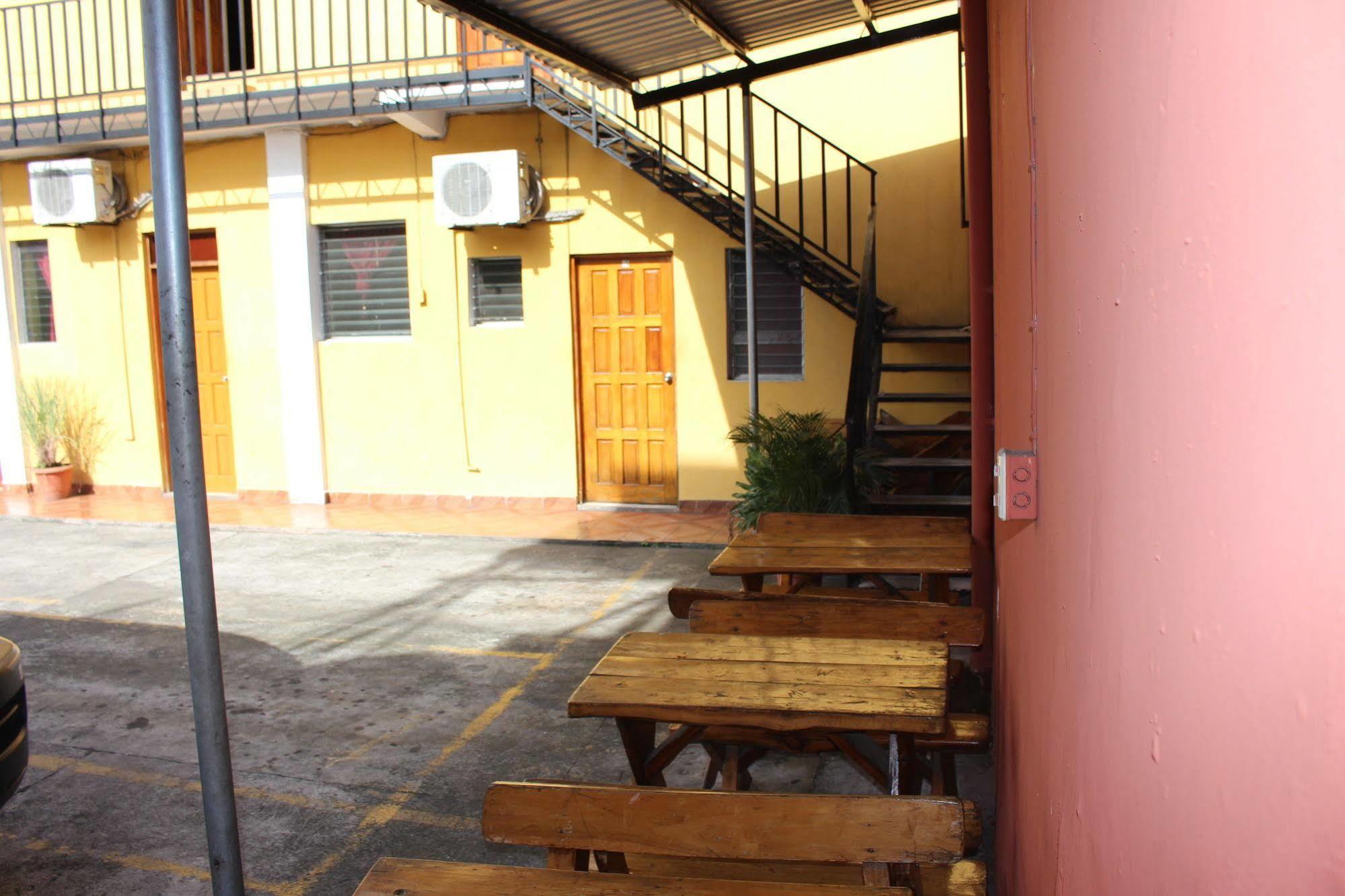 Hotel Pasadena II San Salvador Eksteriør billede